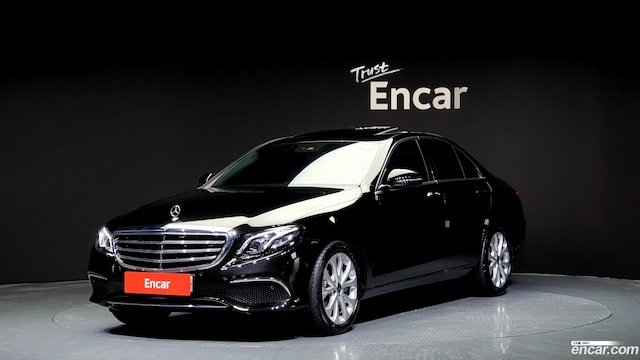 Mercedes-Benz E-Class E220d 4MATIC Exclusive 2019 года из Кореи