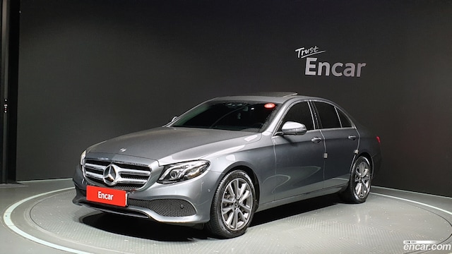 Mercedes-Benz E-Class E300 4MATIC Avantgarde 2019 года из Кореи
