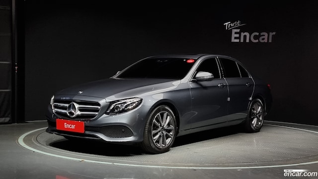 Mercedes-Benz E-Class E300 4MATIC Avantgarde 2019 года из Кореи