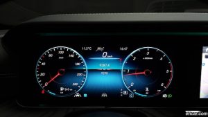 Mercedes-Benz E-Class E220d 4MATIC AMG Line 2021 года из Южной Кореи