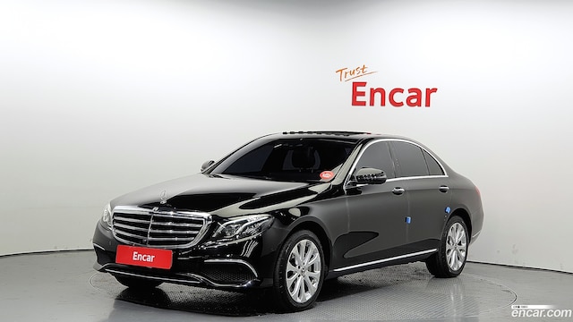 Mercedes-Benz E-Class E300 4MATIC Exclusive 2019 года из Кореи