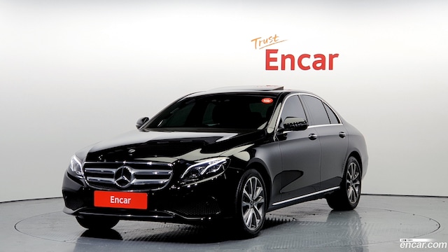 Mercedes-Benz E-Class E300 4MATIC Avantgarde 2019 года из Кореи