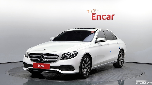 Mercedes-Benz E-Class E300 4MATIC Avantgarde 2019 года из Кореи