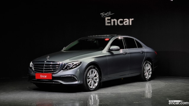 Mercedes-Benz E-Class E220d 4MATIC Exclusive 2020 года из Кореи