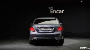Mercedes-Benz E-Class E220d 4MATIC Exclusive 2020 года из Южной Кореи