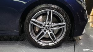 Mercedes-Benz E-Class E300 4MATIC AMG Line 2020 года из Южной Кореи