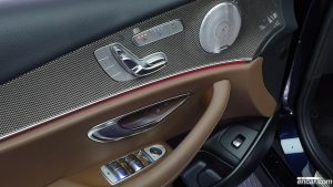 Mercedes-Benz E-Class E300 4MATIC AMG Line 2020 года из Южной Кореи