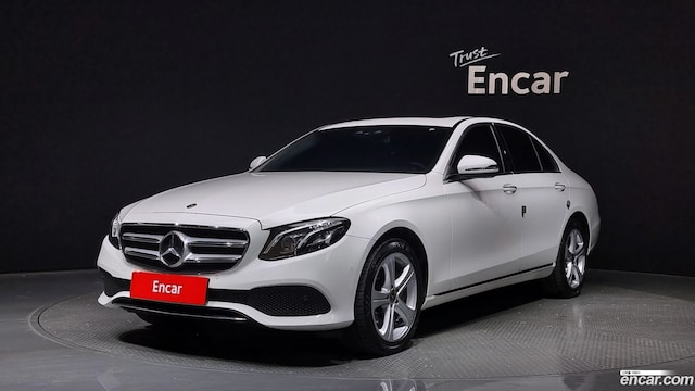 Mercedes-Benz E-Class E220d Avantgarde 2019 года из Кореи