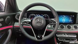 Mercedes-Benz E-Class E250 Avantgarde 2022 года из Южной Кореи