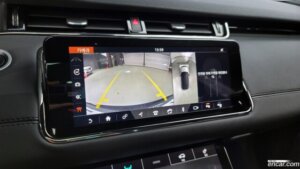 Land Rover Range Rover Evoque D180 R-Dynamic SE 2020 года из Южной Кореи
