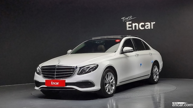 Mercedes-Benz E-Class E300 4MATIC Exclusive 2019 года из Кореи