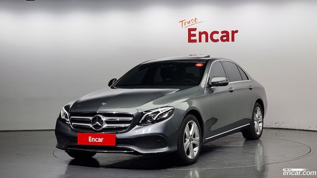 Mercedes-Benz E-Class E220d Avantgarde 2019 года из Кореи