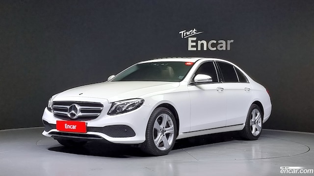 Mercedes-Benz E-Class E220d Avantgarde 2019 года из Кореи
