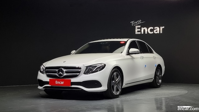Mercedes-Benz E-Class E300 4MATIC Avantgarde 2019 года из Кореи