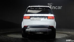 Land Rover Discovery 3.0 SD6 HSE 2019 года из Южной Кореи