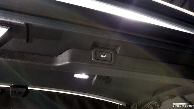 32484222_024.jpg Land Rover Discovery 3.0 SD6 HSE 2019 года из Южной Кореи