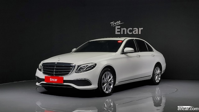 Mercedes-Benz E-Class E220d 4MATIC Exclusive 2019 года из Кореи