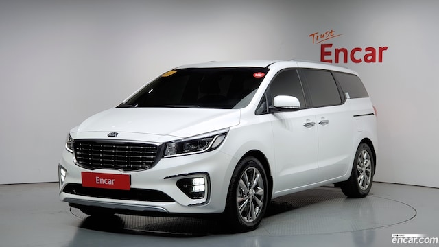Kia Carnival 9-Seater Luxury 2020 года из Кореи