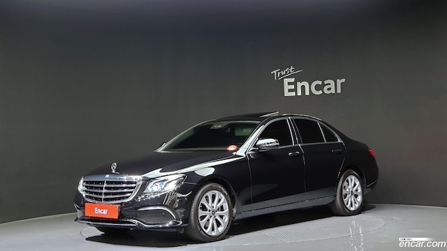 Mercedes-Benz E-Class E220d 4MATIC Exclusive 2019 года из Кореи