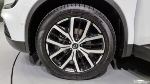 Renault-Korea(Samsung) QM6 2.0 GDe RE Signature 2WD 2022 года из Южной Кореи