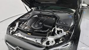 Mercedes-Benz E-Class E220d 4MATIC AMG Line 2021 года из Южной Кореи