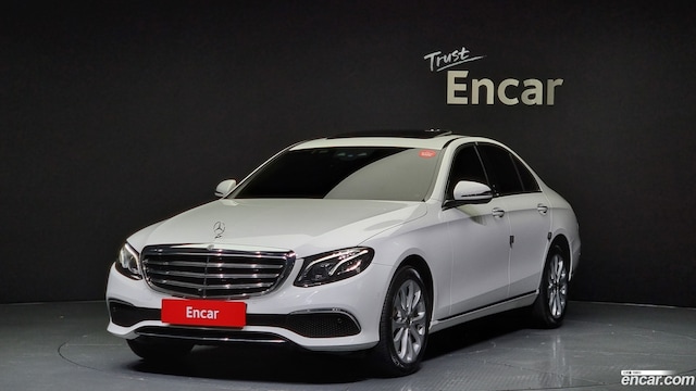 Mercedes-Benz E-Class E300 4MATIC Exclusive 2019 года из Кореи