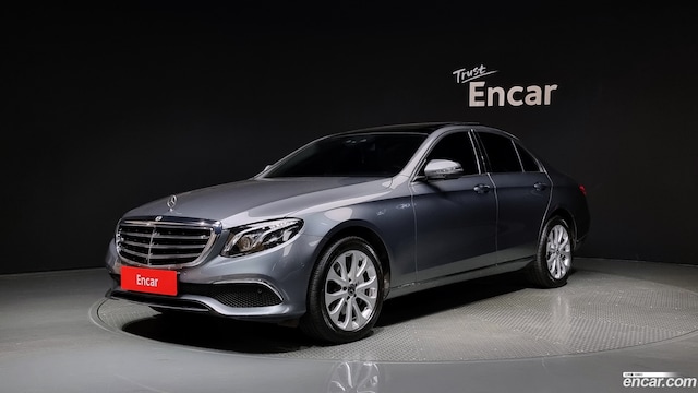 Mercedes-Benz E-Class E300 4MATIC Exclusive 2019 года из Кореи