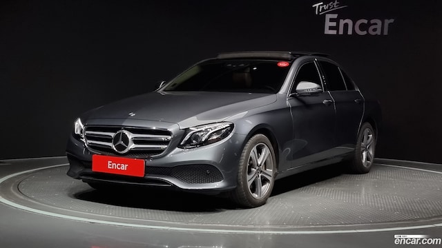 Mercedes-Benz E-Class E300 4MATIC Avantgarde Intelligent Drive 2019 года из Кореи