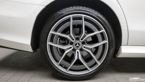 Mercedes-Benz E-Class E220d 4MATIC AMG Line 2021 года из Южной Кореи