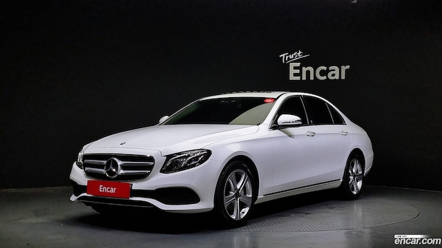 Mercedes-Benz E-Class E220d Avantgarde 2019 года из Кореи