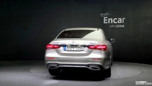 Mercedes-Benz E-Class E220d 4MATIC AMG Line 2021 года из Южной Кореи