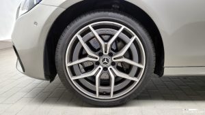 Mercedes-Benz E-Class E220d 4MATIC AMG Line 2021 года из Южной Кореи
