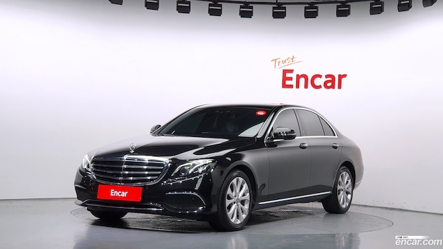 Mercedes-Benz E-Class E220d 4MATIC Exclusive 2019 года из Кореи
