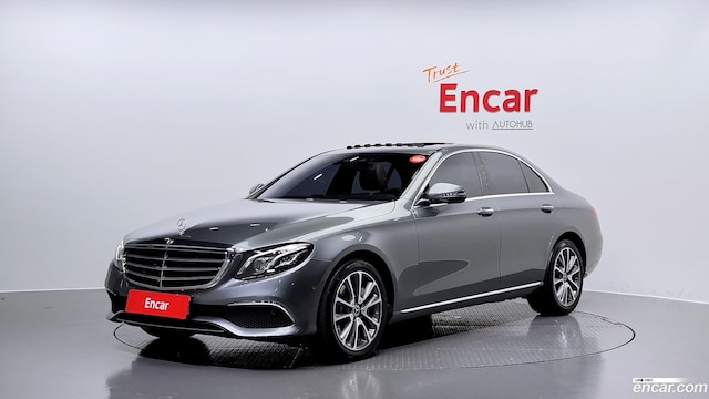 Mercedes-Benz E-Class E300 4MATIC Avantgarde 2019 года из Кореи