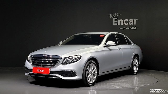 Mercedes-Benz E-Class E220d 4MATIC Exclusive 2019 года из Кореи