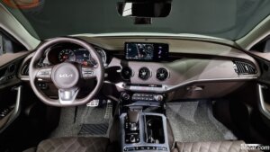 Kia Stinger 2.5 AWD Meister 2022 года из Южной Кореи