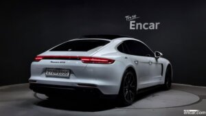 Porsche Panamera 4.0 GTS 2020 года из Южной Кореи