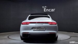Porsche Panamera 4.0 GTS 2020 года из Южной Кореи