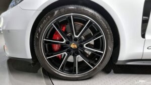 Porsche Panamera 4.0 GTS 2020 года из Южной Кореи