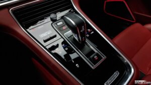 Porsche Panamera 4.0 GTS 2020 года из Южной Кореи