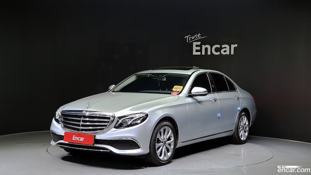 Mercedes-Benz E-Class E220d Exclusive 2019 года из Кореи