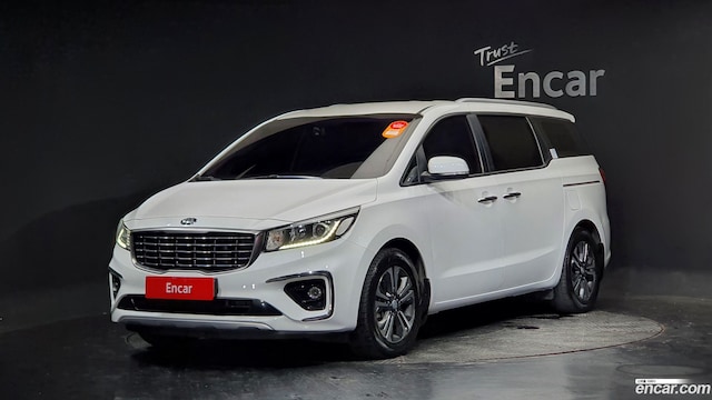 Kia Carnival 9-Seater Luxury 2019 года из Кореи