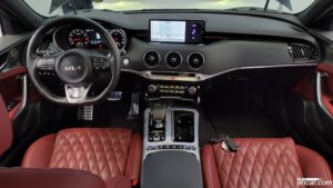 Kia Stinger 3.3 GT AWD 2022 года из Южной Кореи