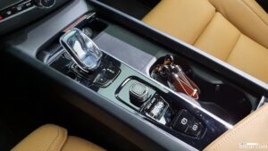 Volvo XC60 B5 Inscription 2021 года из Южной Кореи