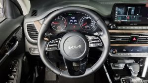 Kia Seltos Дизель 1.6 2WD 2022 года из Южной Кореи