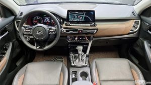 Kia Seltos Бензин 1.6 Turbo 2WD 2021 года из Южной Кореи