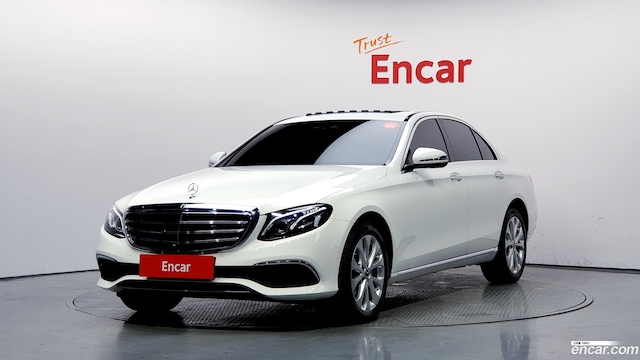 Mercedes-Benz E-Class E300 4MATIC Exclusive 2020 года из Кореи
