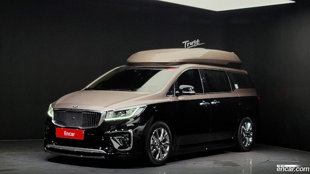 Kia Carnival Бензин 9-Seater HI-Limousine (Special Hi-End Version) 2019 года из Кореи