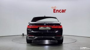 BMW 7-Series 730d xDrive Design Pure Excellence 2020 года из Южной Кореи