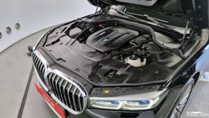 BMW 7-Series 730d xDrive Design Pure Excellence 2020 года из Южной Кореи